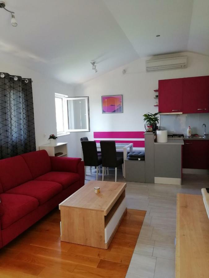 Apartments Hana Govedari Bagian luar foto
